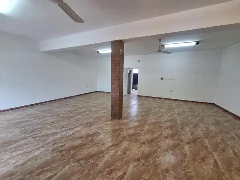 Local en Alquiler en Manuel B Gonnet, $ 700.000