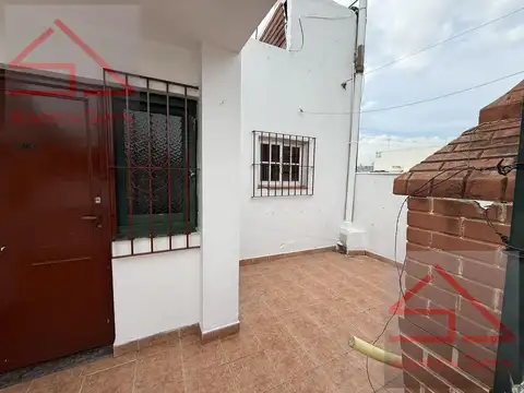Depto Tipo Casa en Venta en Ramos Mejía Sur, USD 80.000