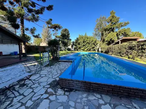 VENTA CASA 4 AMB PILETA, COCH, QUINCHO  V Udaondo