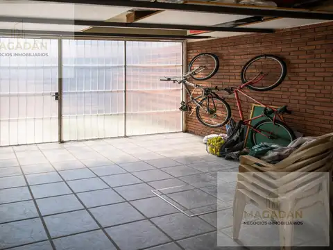 Casa 5 ambientes con 1 baño