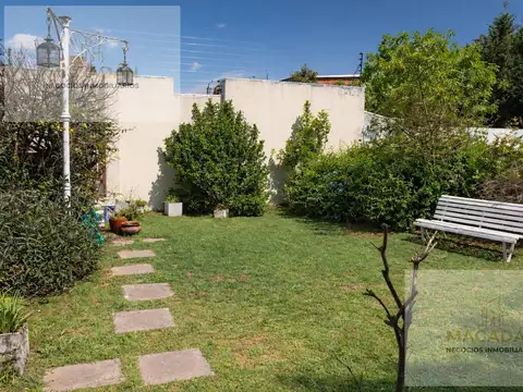 Casa 5 ambientes con 1 baño