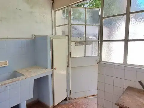 Local zonificacion comercial CM1 - Martinez.-Vias/Libertador