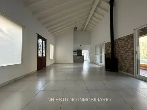 Casa 5 ambientes con 4 baños