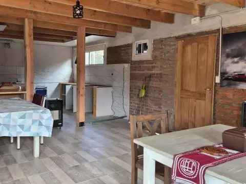 (064) Lago Puelo | Casa y Galpón de 216 m² sobre Ruta 16 con frente comercial directo