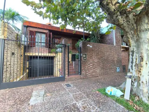 Cuba al 3100 entre Artigas y Belgrano