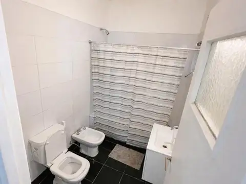 Depto Tipo Casa en Venta en Flores, USD 83.000