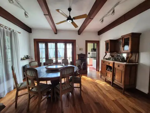 Casa 6 ambientes con 3 baños