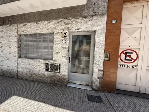 PH sin expensas para uso profesional o comercial Parque Patricios CABA alquiler