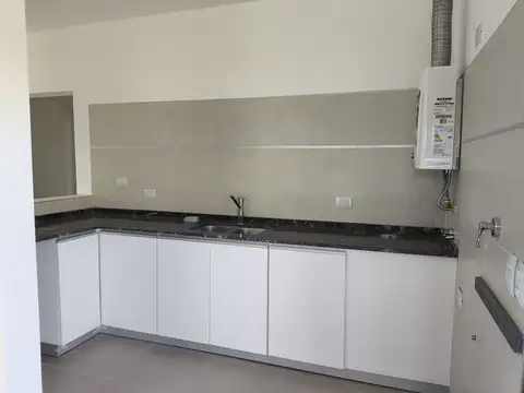 Casa en Alquiler con 1 cochera