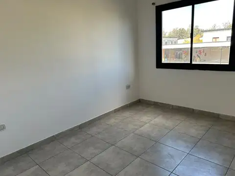 Casa en Alquiler con 1 cochera
