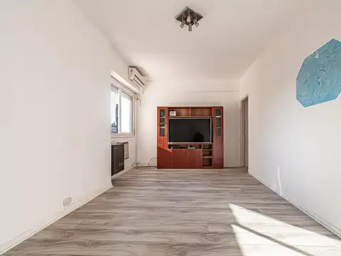 Venta. Departamento. 3 Ambientes. Luminoso. Chacabuco 600.