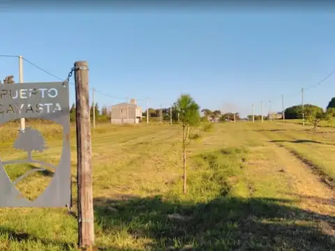 VENTA LOTE PUERTO CAYASTA  INGRESO POR RUTA 1 HAY BAJADA DE LANCHA