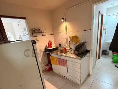 Oficina 6 ambientes con 2 baños