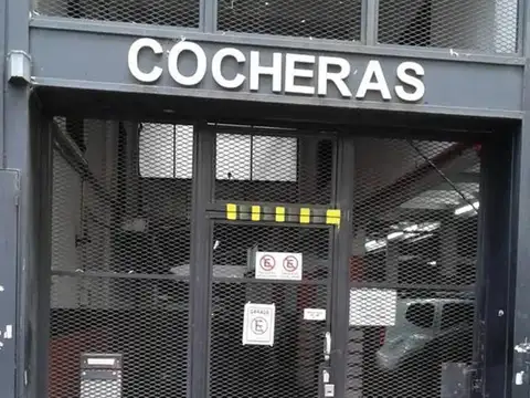 Avenida Hipólito Yrigoyen 2100