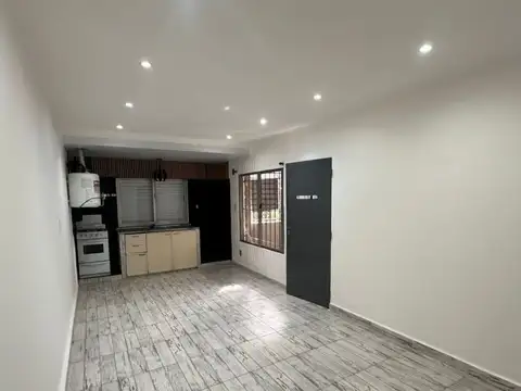 Departamento en Alquiler en Gregorio de Laferrere, $ 500.000
