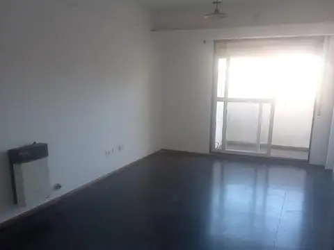 MENDOZA 1349 09-04 CONTRAFRENTE AMPLIO CON BALCON LUMINOSO