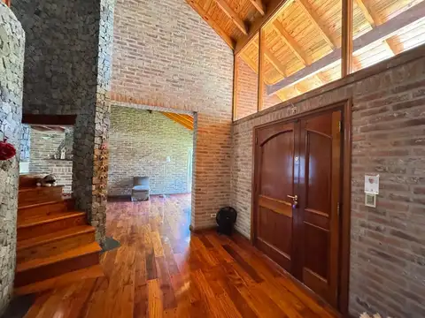 Casa 5 ambientes con 3 baños