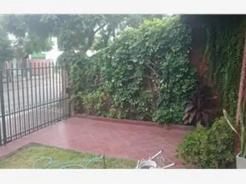 Casa 6 ambientes con 3 baños