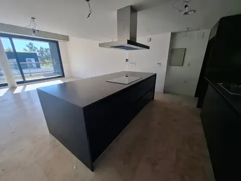 Departamento en Alquiler con 2 cocheras