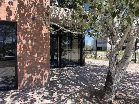 Local en Alquiler en Fisherton, $ 700.000