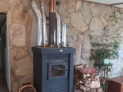 Casa 4 ambientes con 2 baños
