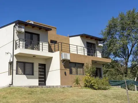 Cabañas del ALMA MIA, dos departamentos equipados de 1 y 2 dorm. con amplio parque