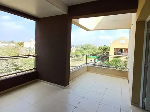 Departamento en Alquiler con 1 cocheras