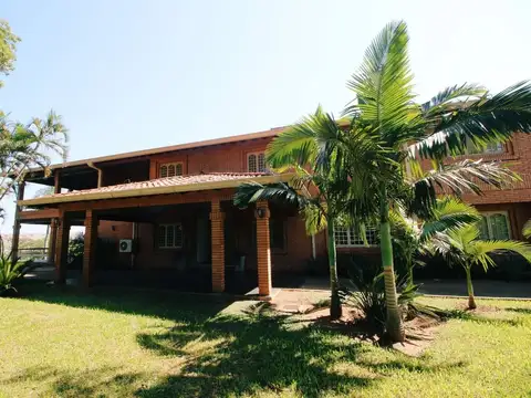 Casa en Venta con 20 cocheras