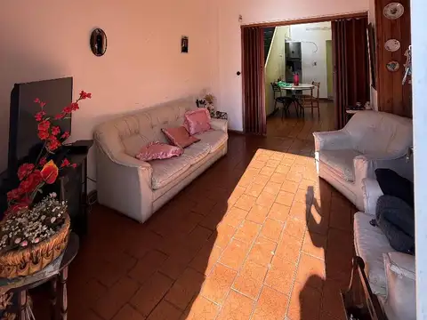 Depto Tipo Casa en Venta en Villa del Parque, USD 160.000