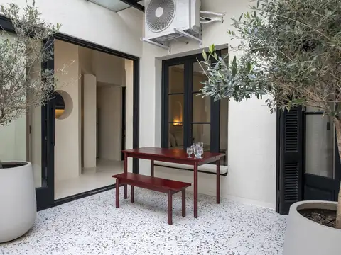 Alquiler comercial/ profesional/oficina/showroom Palermo Soho. Refaccionando a nuevo. De categoría. Gran diseño mediterráneo: ÚNICO! Sin expensas.