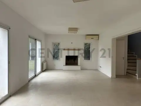 Casa 6 ambientes con 2 baños