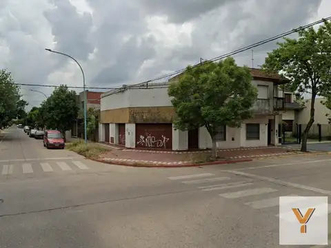 Casa en venta - 3 dormitorios 1 baño - 180mts2 - Chivilcoy