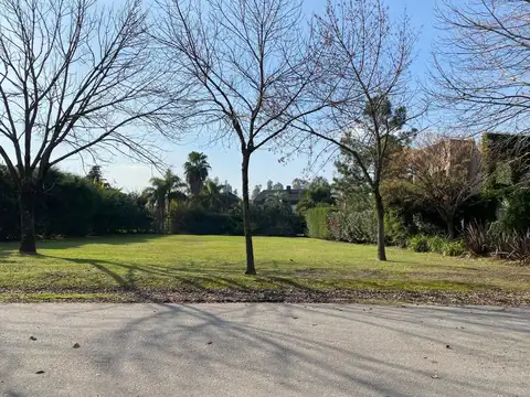 EXCELENTE LOTE DE 960 M² EN CAMPOS DE ÁLVAREZ