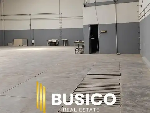 ALQUILER GALPÓN EN BOEDO 700 M2 CON ENTRADA PARA VEHICULOS