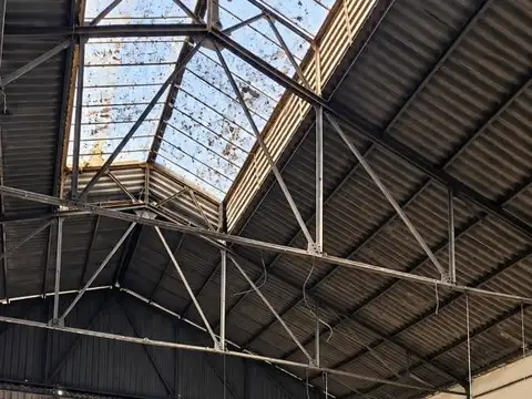 ALQUILER GALPÓN EN BOEDO 700 M2 CON ENTRADA PARA VEHICULOS