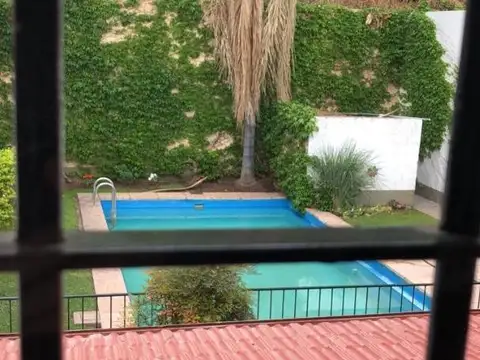 Casa 4 ambientes con 4 baños