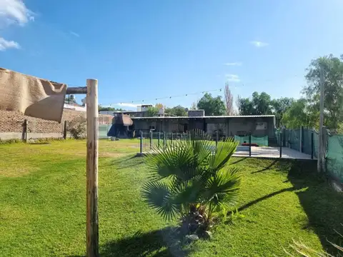 Casa 5 ambientes con 2 baños