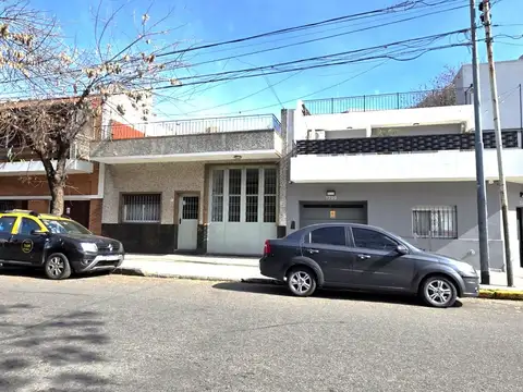 Venta Casa/Deposito. Lote Propio. Parque Patricios