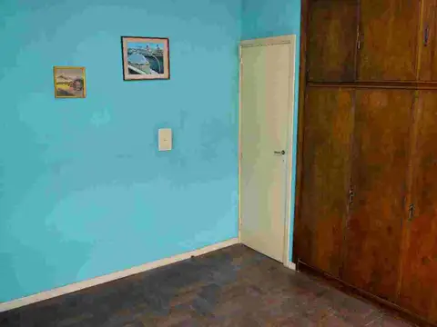 CASA 4 AMBIENTES VENTA JOSE MARMOL LOCAL Y GARAJE