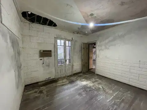 Depto Tipo Casa 6 ambientes con 1 baño