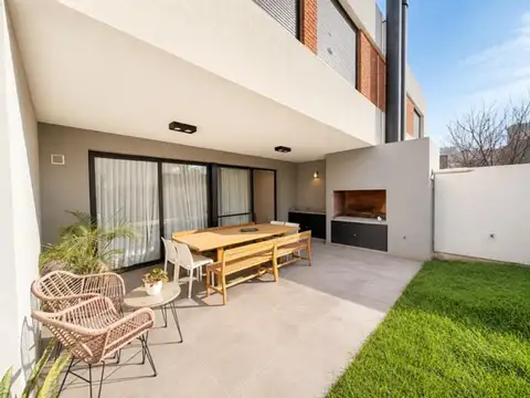 Casa en Alquiler de 3 dormitorios