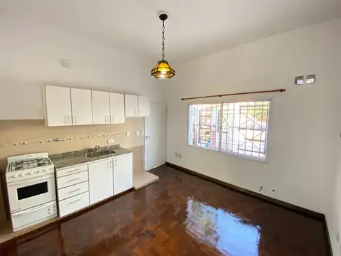 Depto Tipo Casa en Alquiler de 1 dormitorio