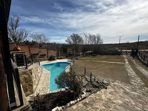 CASA EN SAN ANTONIO DE ARREDONDO CON PILETA