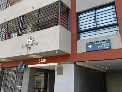 Coronel Ramón Lorenzo Falcón 6400, Piso 1