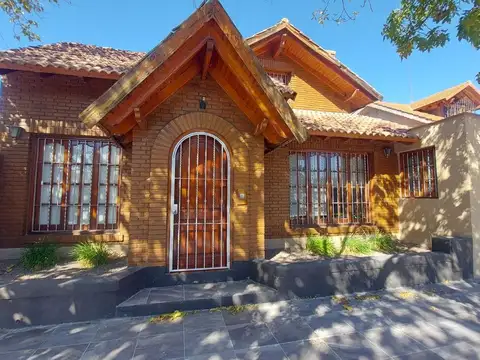 VENTA CASA CON PILETA QUINCHO RIVADAVIA MENDOZA