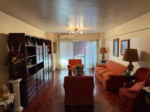Departamento 6 ambientes con 2 baños