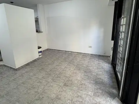 Depto Tipo Casa en Alquiler de 2 dormitorios