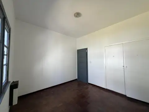 CASA CON AMBIENTES AMPLIOS Y MUY BUENA UBCACION