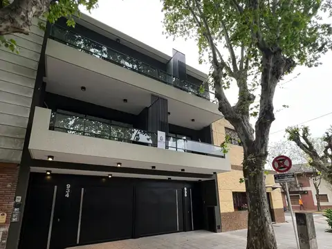MATADEROS. Pola 900 TRIPLEX/PH 4 AMB. 2 COCHERAS BALCON Y PATIO