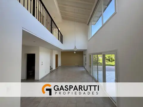 Casa en Venta con 6 cocheras